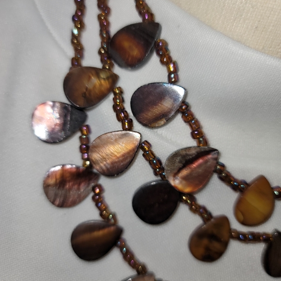 Brown Drop Shell Necklace - Picture 2 of 3